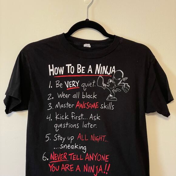 Pacific M short sleeve t-shirt How to Be a Ninja casual graphic black white - Picture 2 of 7